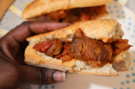 Easy Pain Boulettes (Fish Balls Sandwich)